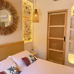 מלון Old Town Muradie