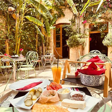 Hotel Old Town Muradie 3*