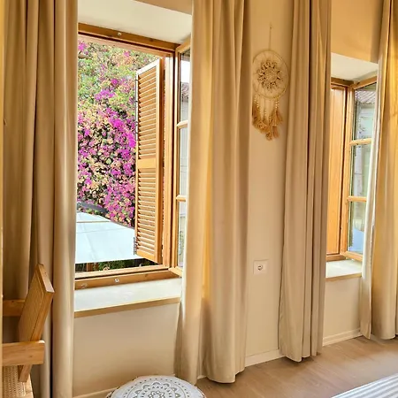 Hotel Old Town Muradie Vlorë