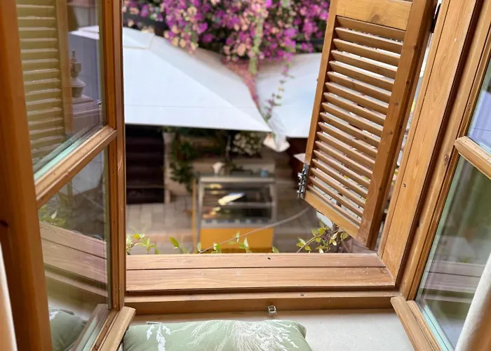 Old Town Muradie Hotel